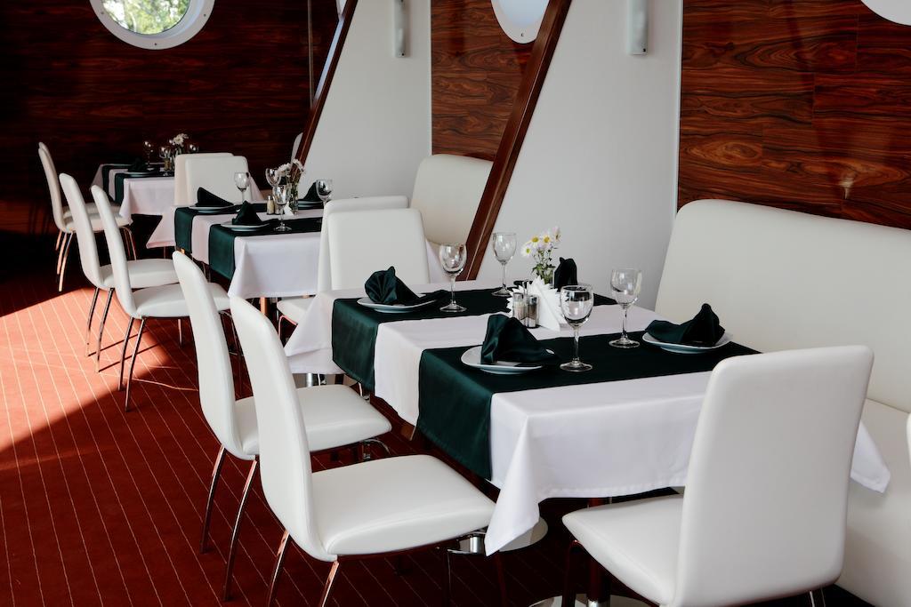 Porto Riva Hotel Zaporizhia Eksteriør billede