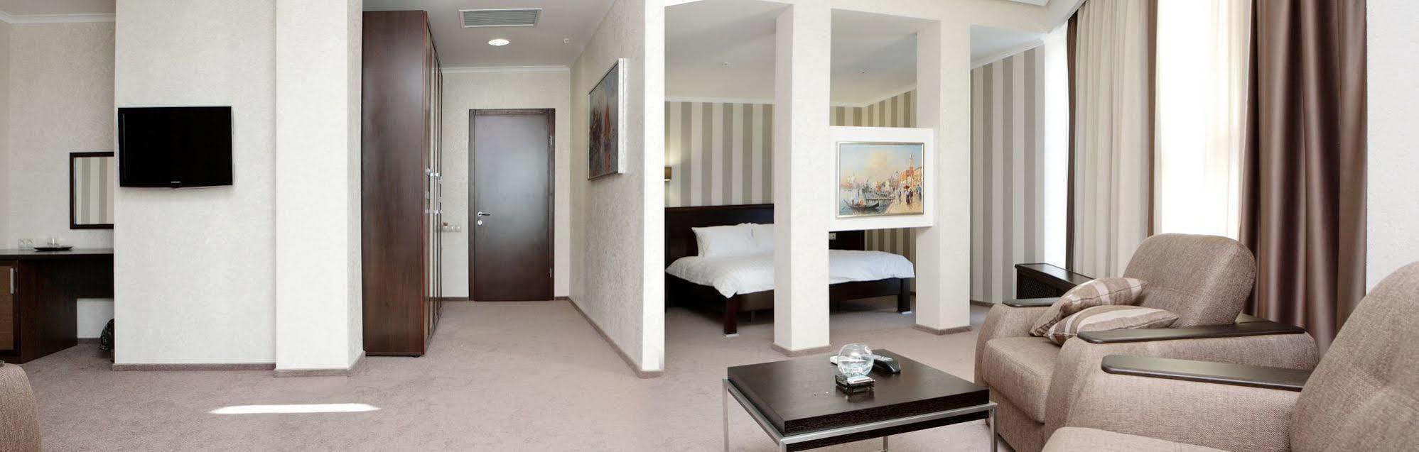 Porto Riva Hotel Zaporizhia Eksteriør billede