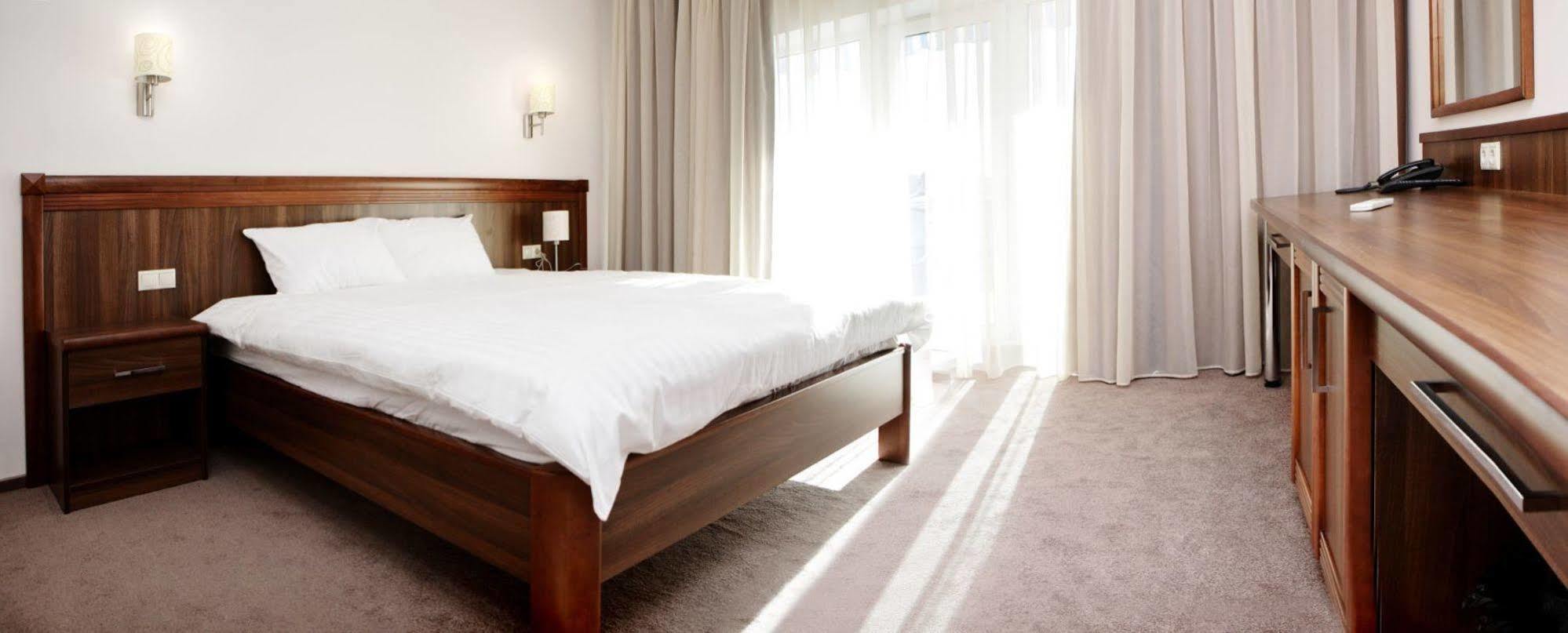 Porto Riva Hotel Zaporizhia Eksteriør billede